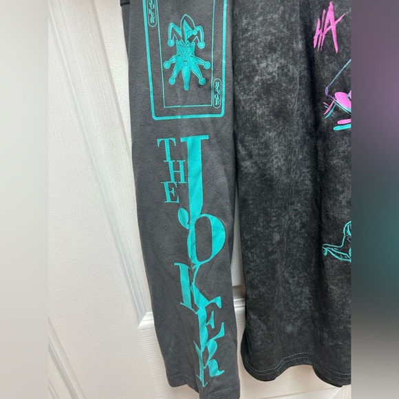 Batman - The Joker XL Long Sleeve Shirt - BNWT 🃏 - Picture 3 of 6